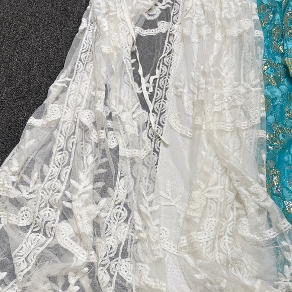 White and Teal Lace Robes Size One Size - Picture 4 of 9